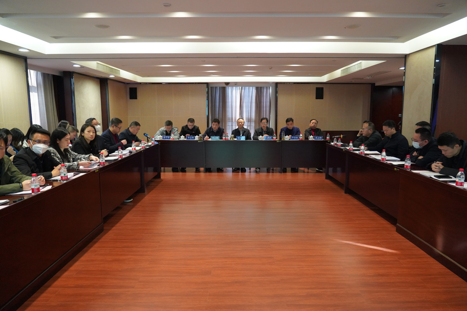 务虚求实起好步 谋定而动布好局——乐鱼手机网页版登录入口-乐鱼（中国）召开2023年经营发展工作务虚会