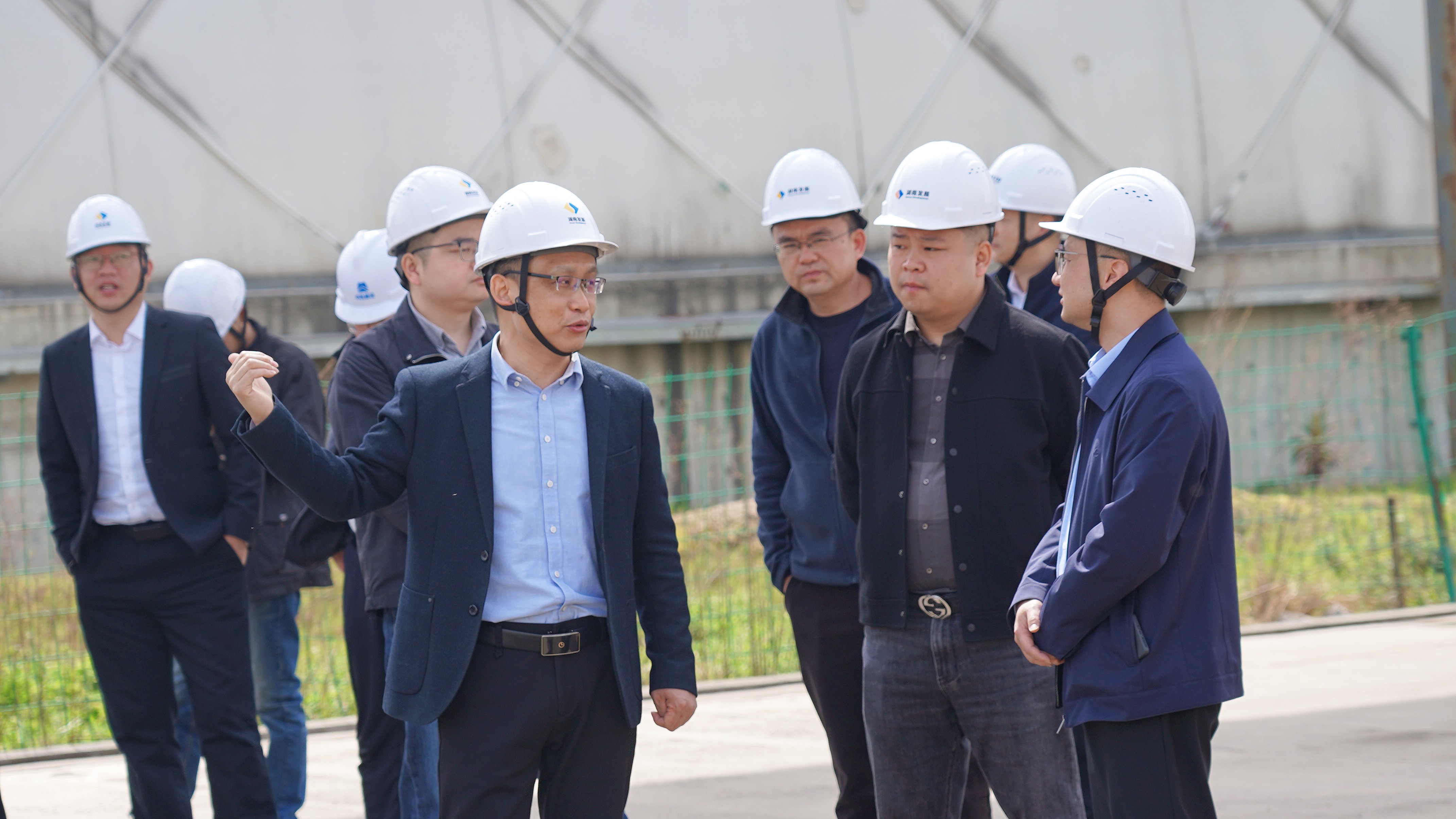 沅江市副市长雷亮调研乐鱼手机网页版登录入口-乐鱼（中国）机制砂和砂石集散中心项目